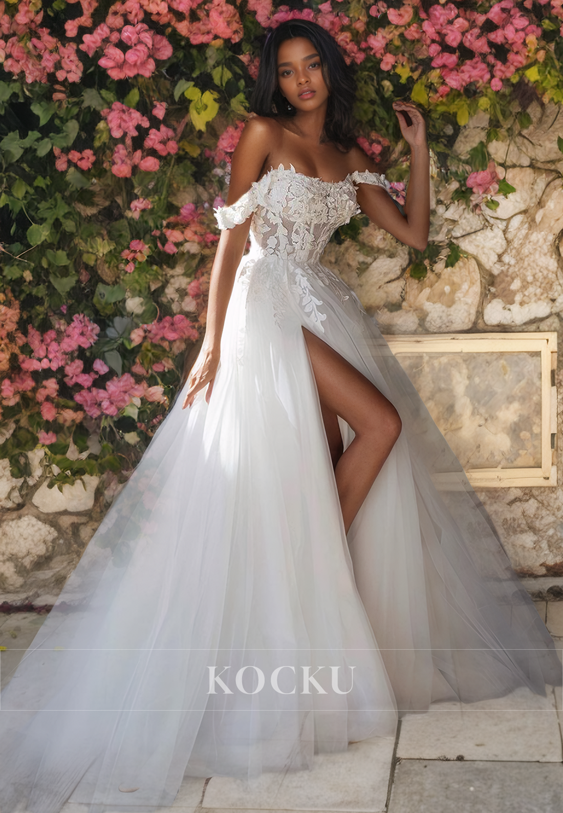 Glamorous & Dramatic Off-Shoulder Appliques A-Line Split Tulle Wedding Dress