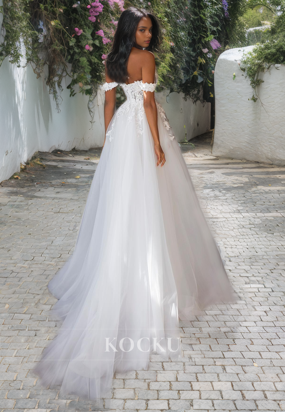 Glamorous & Dramatic Off-Shoulder Appliques A-Line Split Tulle Wedding Dress