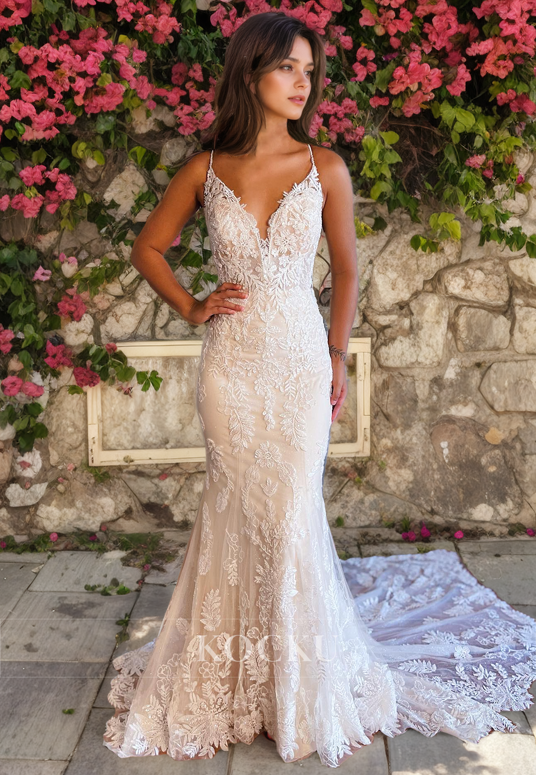 Elegant & Luxurious Spaghetti Straps V-Neck Mermaid Appliques Wedding Dress