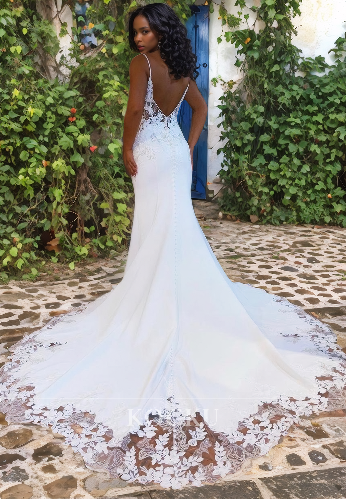 Elegant & Luxurious V-Neck Spaghetti Straps Mermaid Appliques Wedding Dress