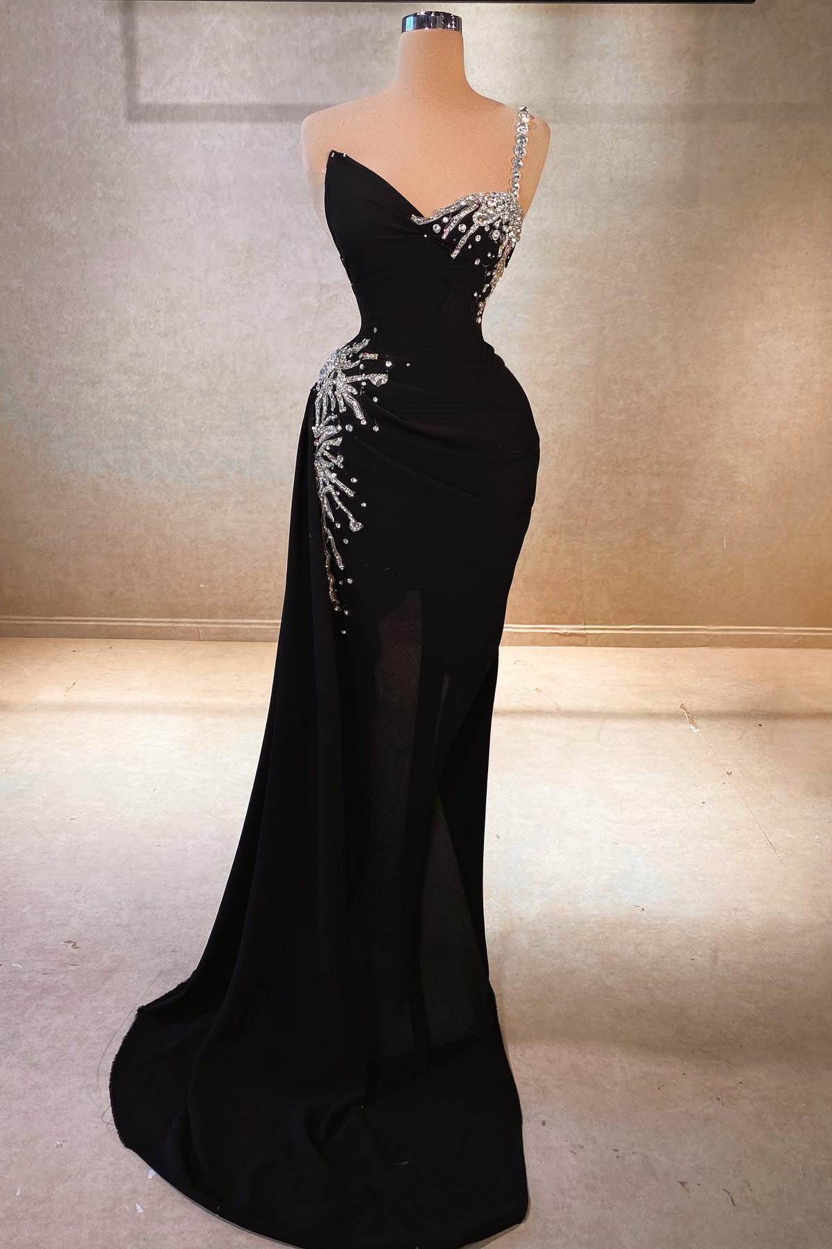 Beautiful A-line One Shoulder Sleeveless Rhinestone Chiffon Black Prom Dress