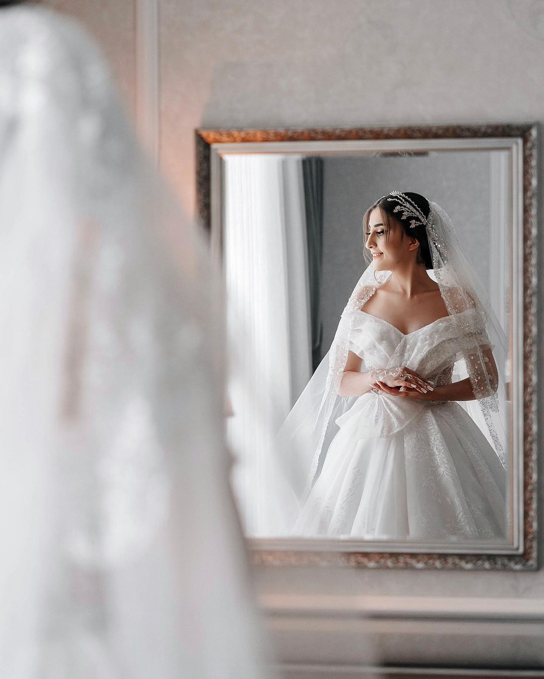 Beautiful Long White A-line Off-the-shoulder Sleeveless Wedding Dress With Lace Detailing