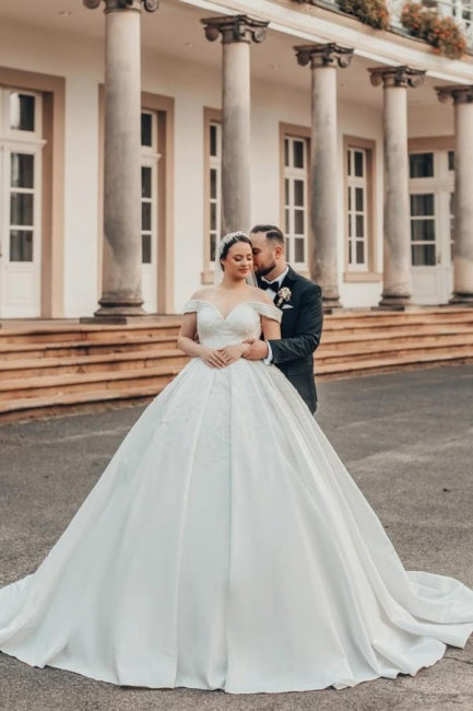 Gorgeous Princess Long A-line Off-the-shoulder Lace Satin Wedding Gown