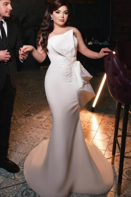 Chic Long Mermaid Simple Satin Strapless Wedding Gown Adorned with Lace