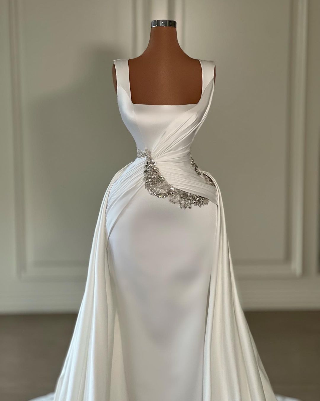 Designer Long Ivory A-line Strap Wedding Dress with Jewels Sleeveless and Train