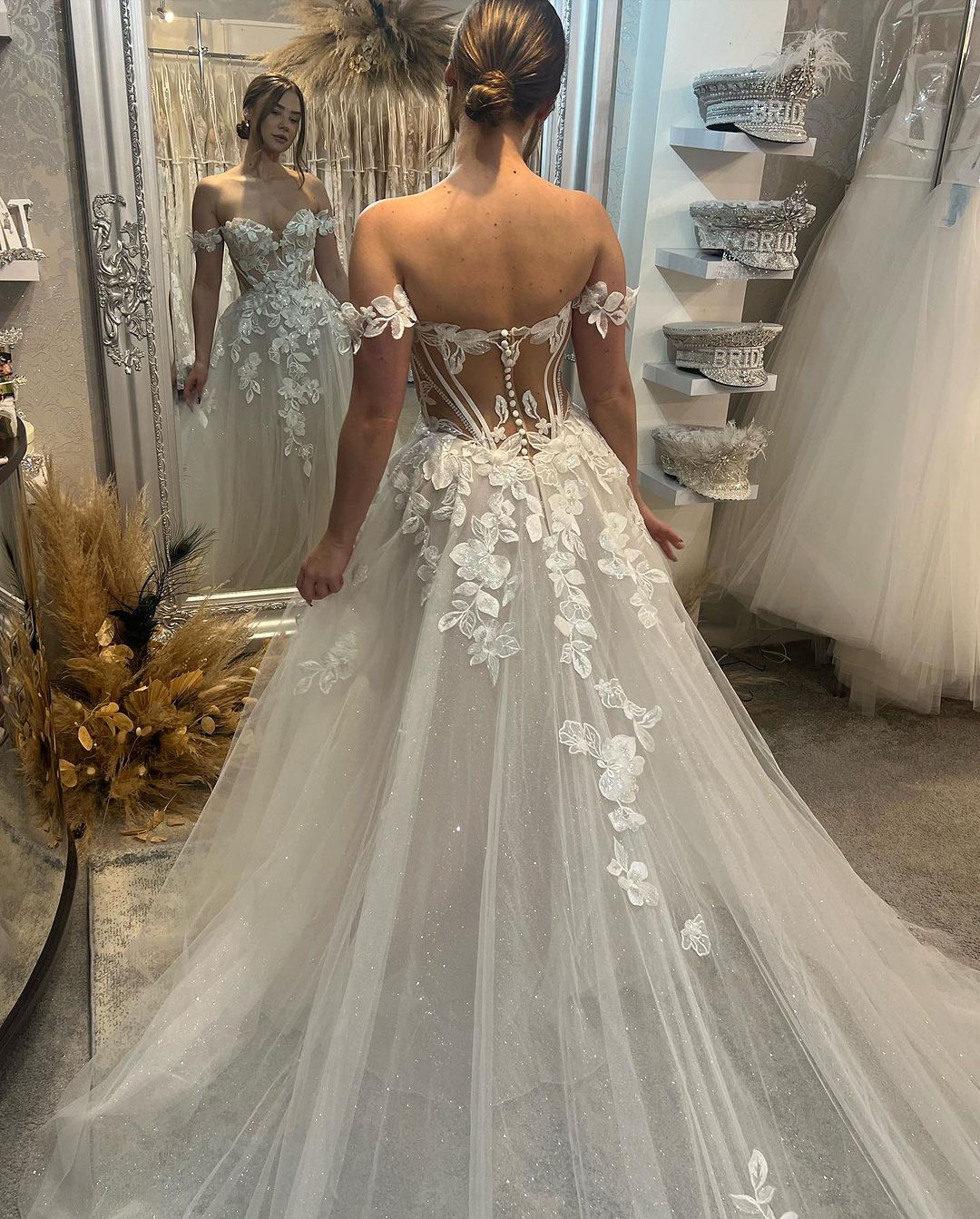 Sophisticated Long A-line Off-the-shoulder Sweetheart Appliqué Glitter Wedding Dress