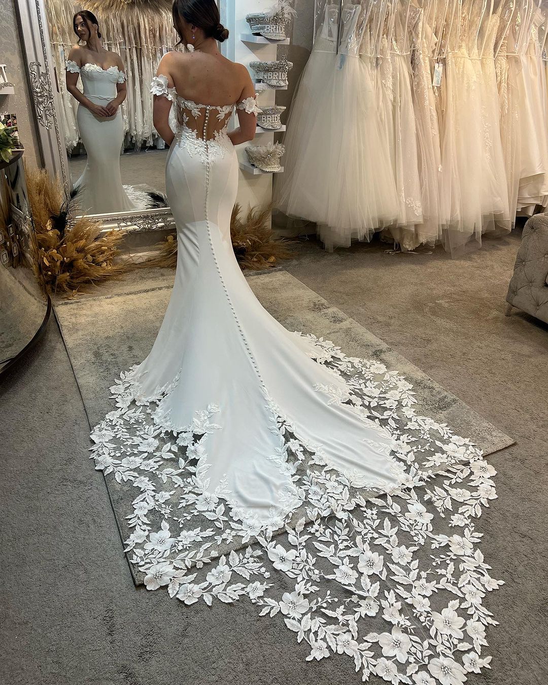 Elegant Long White Mermaid Off-the-shoulder Appliqué Wedding Gown With Train