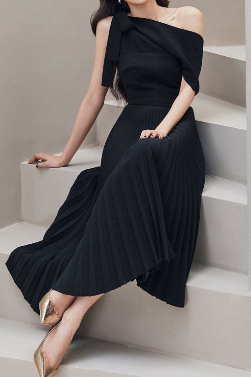 Elegant Black Off Shoulder A-Line Cocktail Party Dress