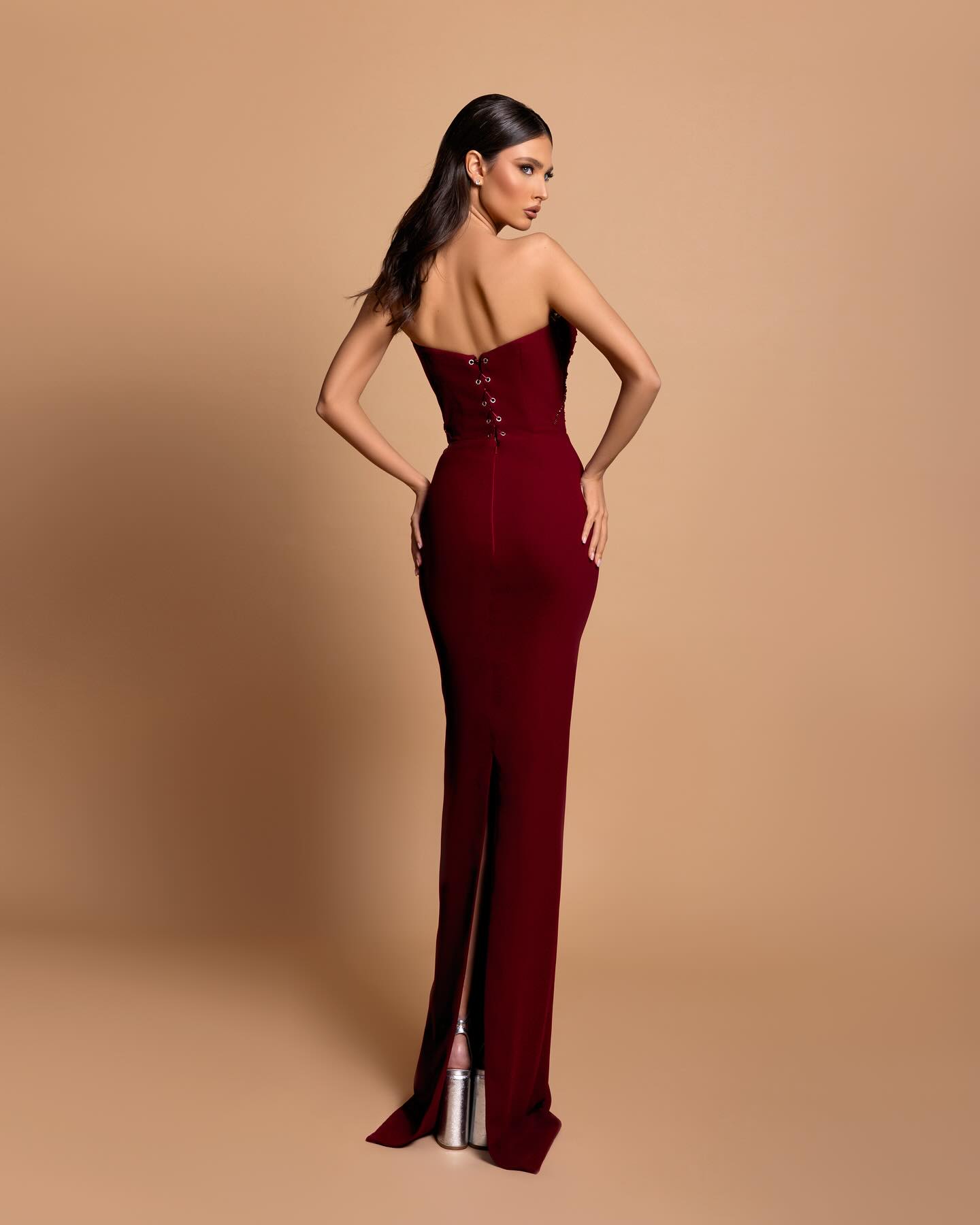 Fabulous Column Strapless Sleeveless Rhinestone Satin Burgundy Evening Gowns