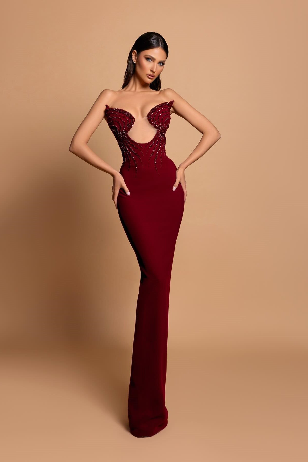 Fabulous Column Strapless Sleeveless Rhinestone Satin Burgundy Evening Gowns