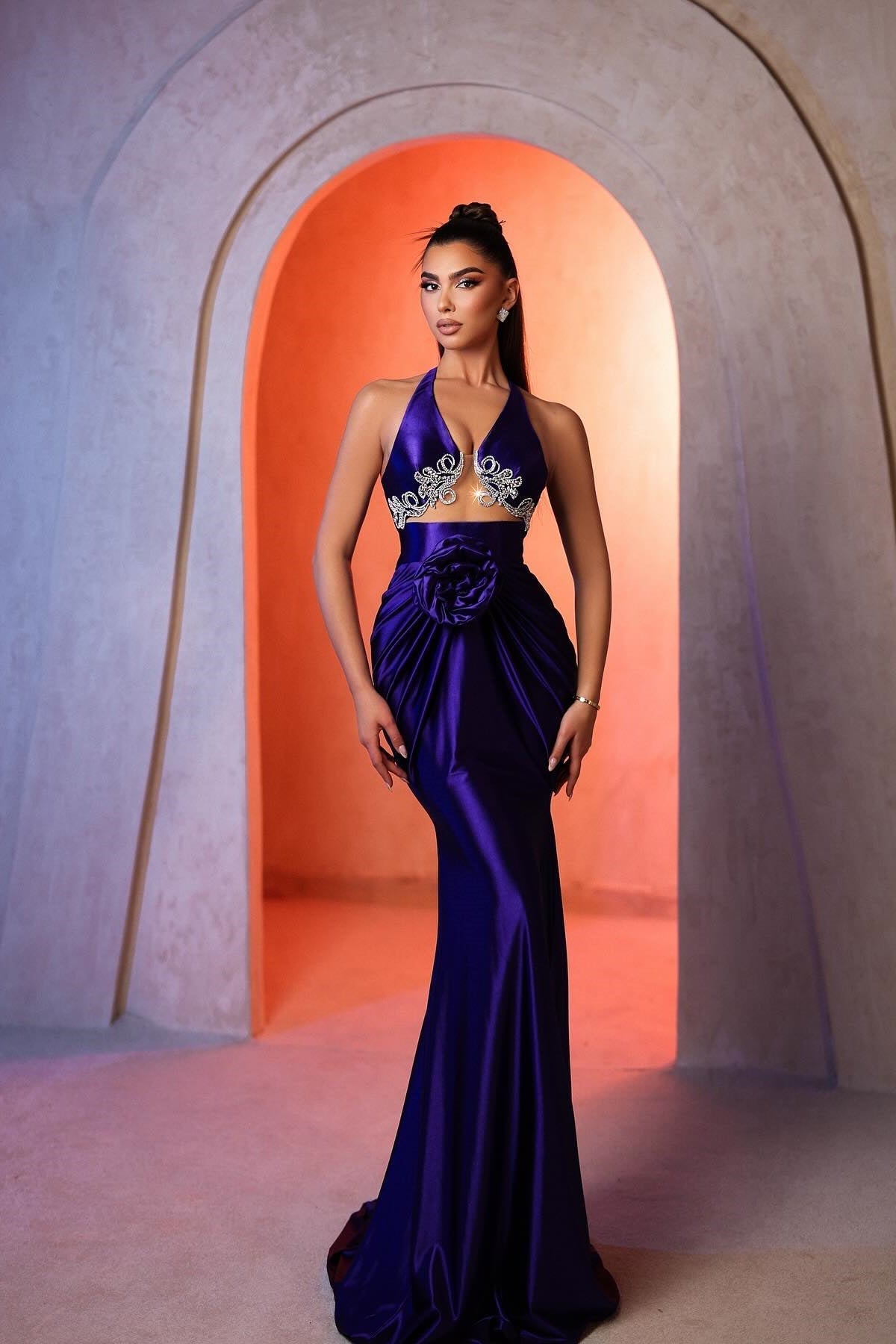 Gorgeous Column V-neck Sleeveless Appliquéd Satin Prom Dress with Stylish Design