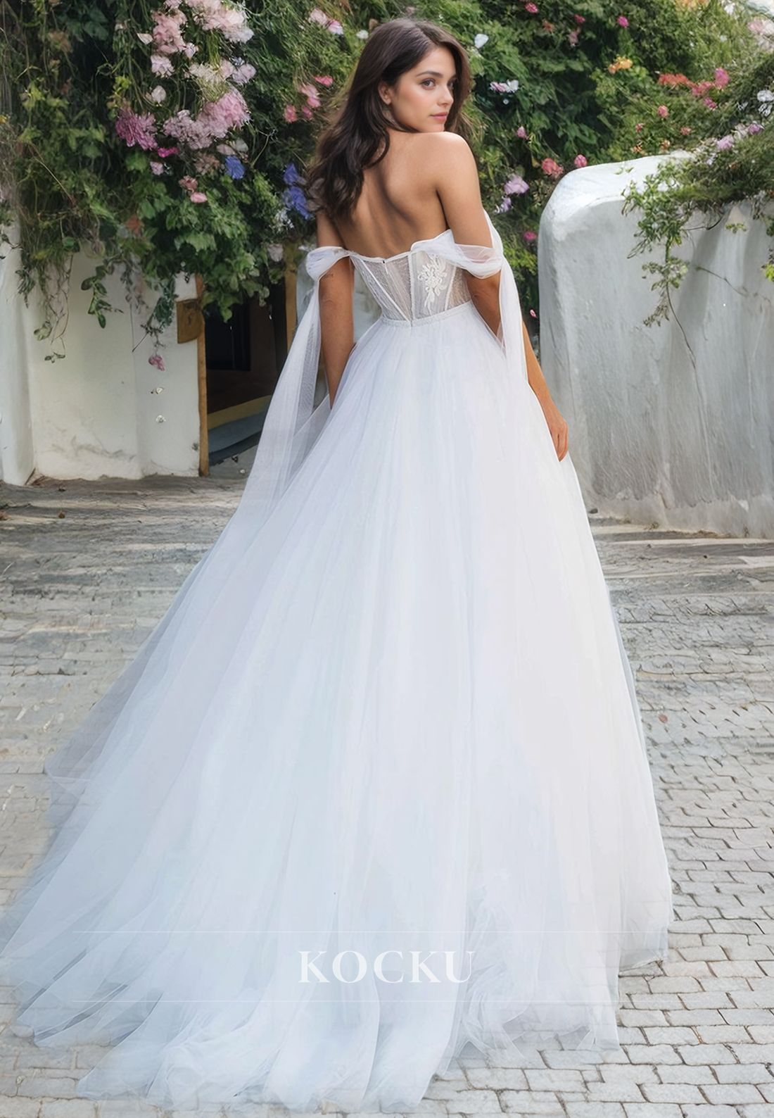 A-Line Sweetheart Beach Wedding Dress Sleeveless Sweep Train Lace Bridal Gowns with Appliques