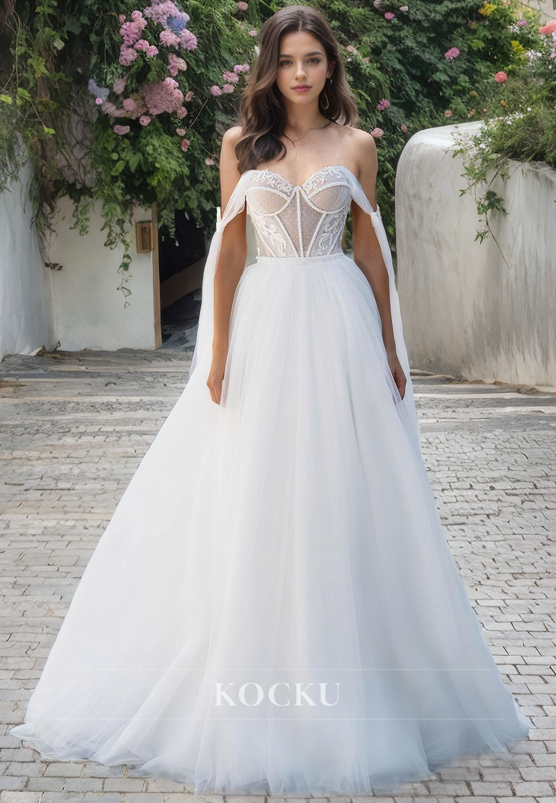 A-Line Sweetheart Beach Wedding Dress Sleeveless Sweep Train Lace Bridal Gowns with Appliques