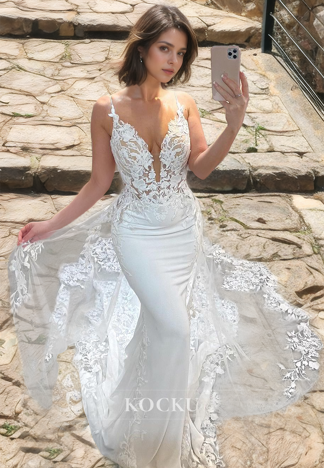 V-Neck Mermaid Wedding Dress Spaghetti Straps Lace Bridal Dress with Train