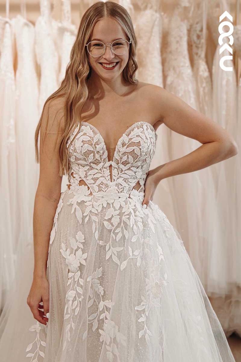 K1050 - Sweetheart Strapless Lace Appliqued Tulle Wedding Dress With Slit