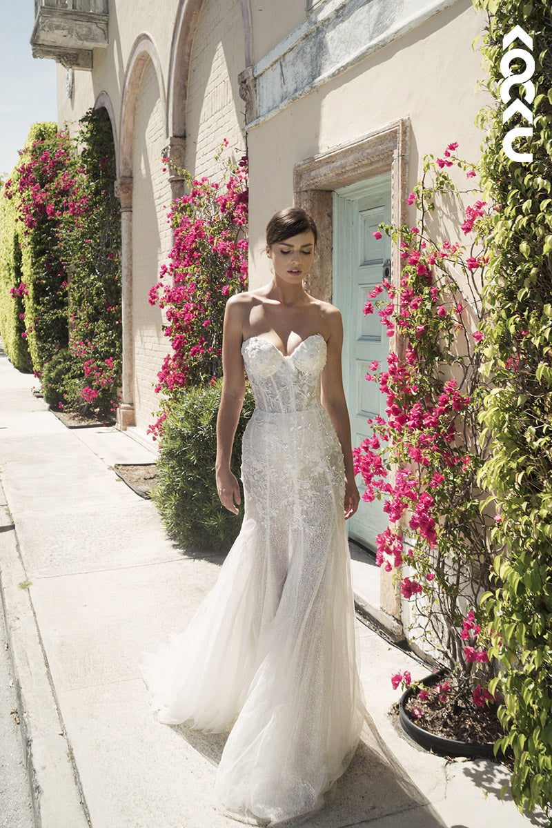 K1139 - Sweetheart Strapless Lace Appliqued Mermaid Wedding Dress