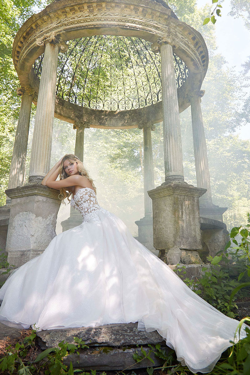 K1196 - Sweetheart Lace Appliqued Tulle Ball Wedding Gown With Sweep Train