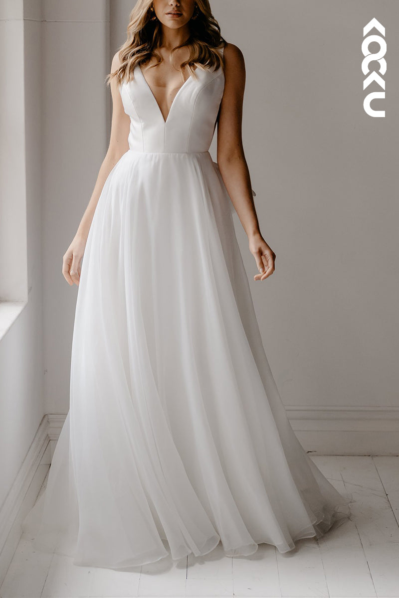 K1541 - Low V-Neck Backless Pleated Tulle A-Line Long Wedding Dress With Bow