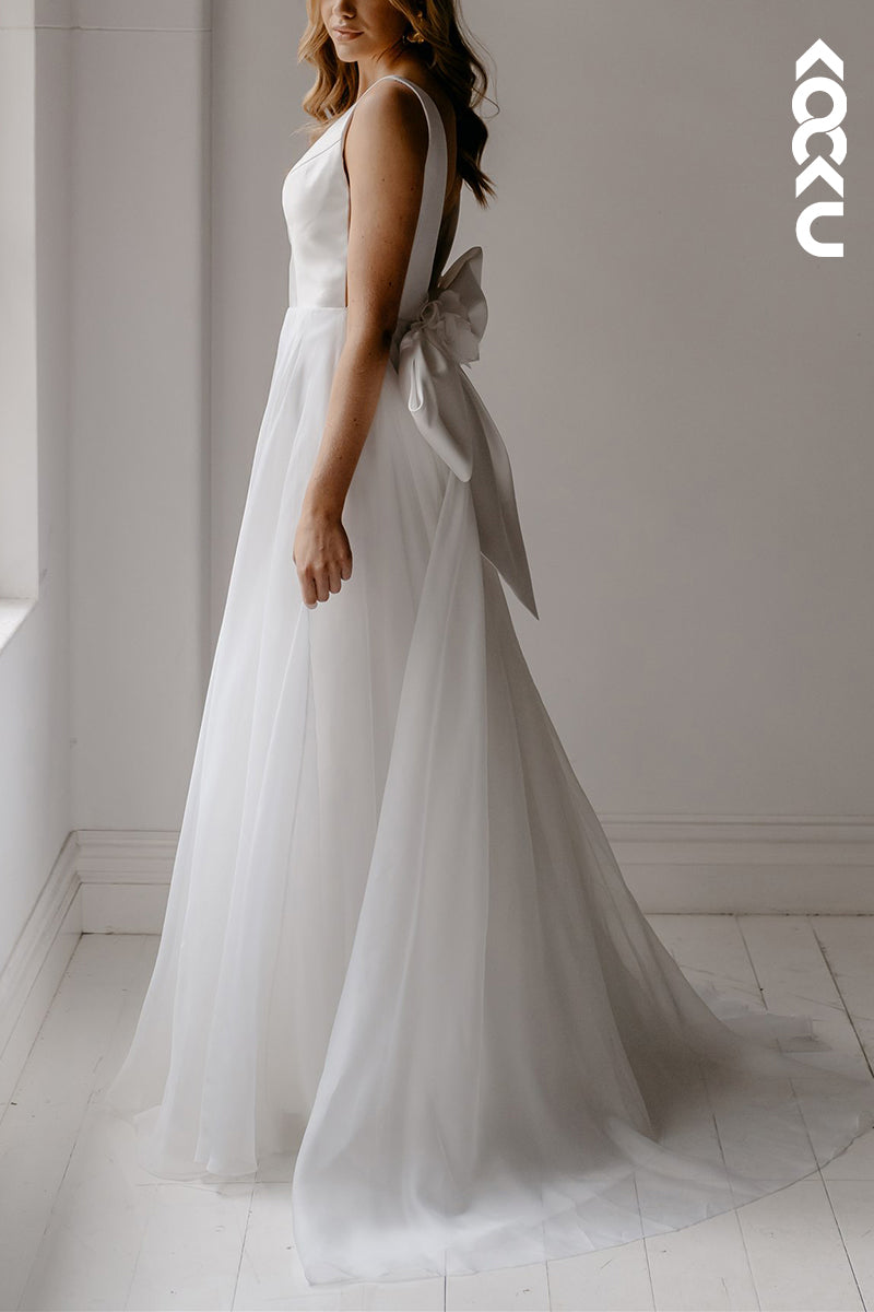 K1541 - Low V-Neck Backless Pleated Tulle A-Line Long Wedding Dress With Bow