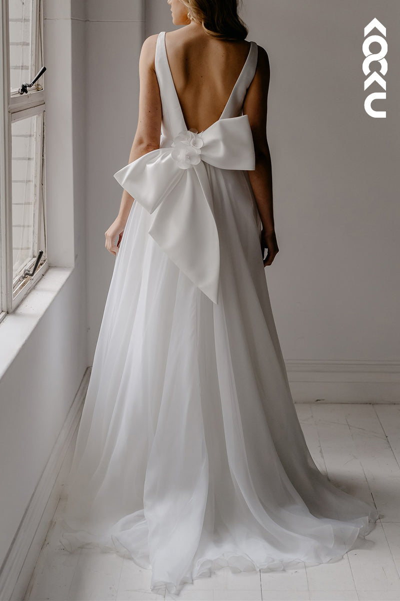 K1541 - Low V-Neck Backless Pleated Tulle A-Line Long Wedding Dress With Bow