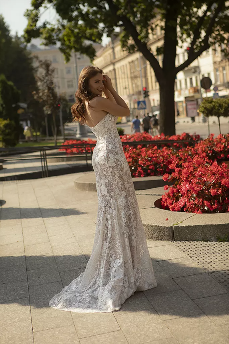 K1626 - Sweetheart Strapless Sleeveless Lace Sheer Mermaid Long Wedding Dress