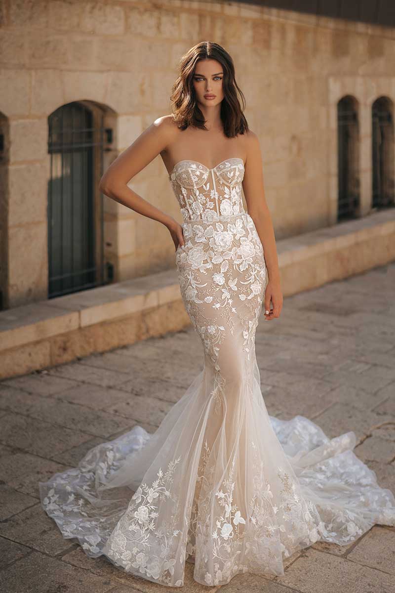 K1711 - Sweetheart Strapless Appliqued Sheer Tulle Mermaid Long Wedding Dress