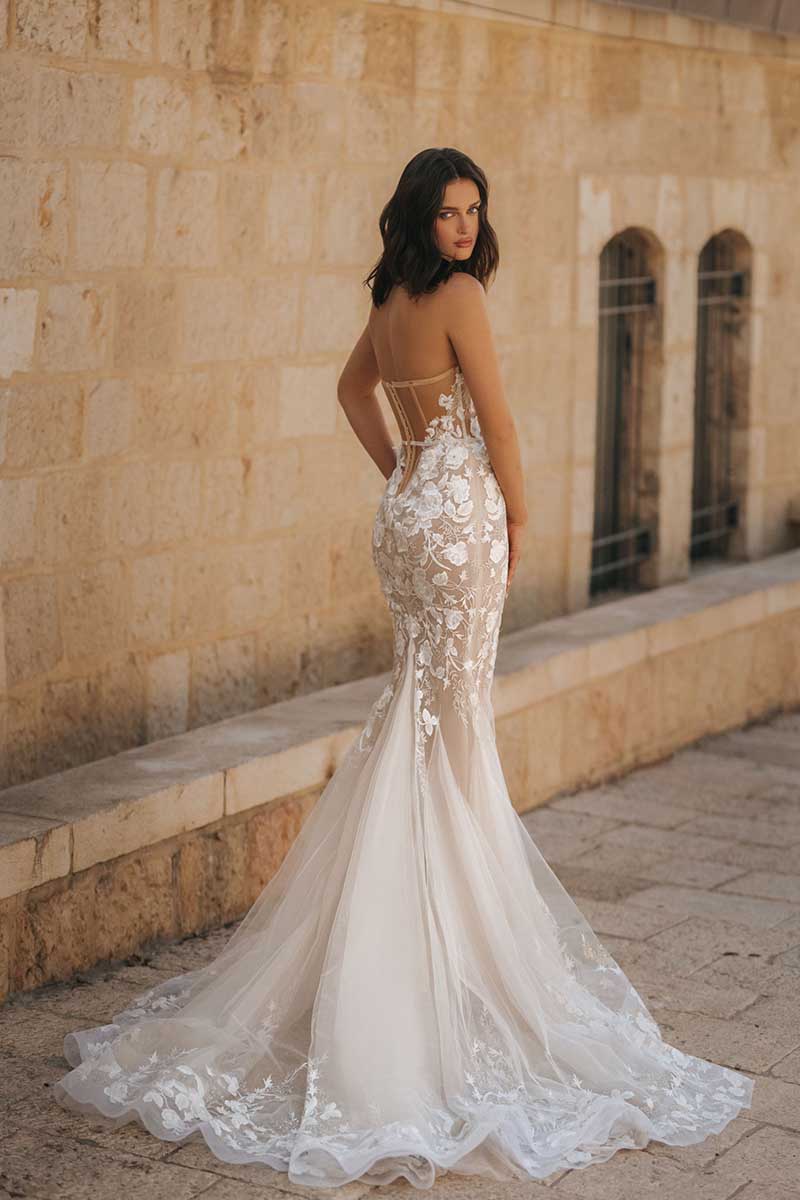 K1711 - Sweetheart Strapless Appliqued Sheer Tulle Mermaid Long Wedding Dress