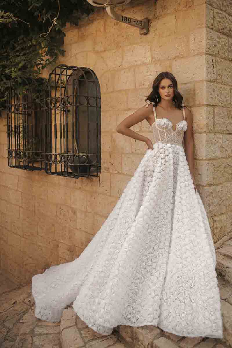 K1712 -Sweetheart Sleeveless Floral Appliqued Ruched Tulle Long Ball Wedding Dress