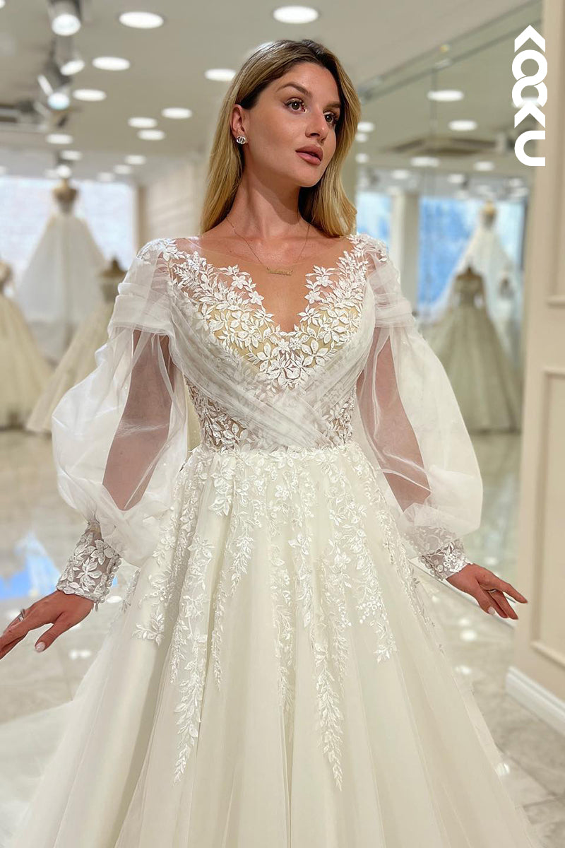 K913 - A-Line V-Neck Tulle Appliques Long Sleeves Bohmian Beach Wedding Dress