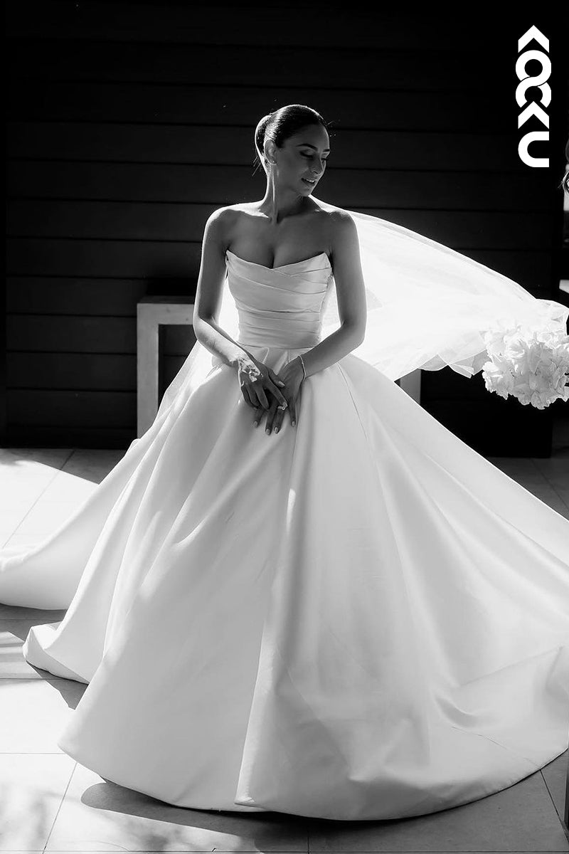 K942 - Ball Gown Strapless Satin Pleats Sleeveless Bridal Wedding Dress