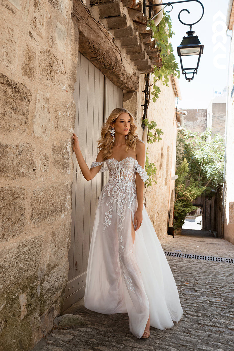 K979 - A-Line Off-Shoulder Tulle Appliques Backless Bohmian Beach Wedding Dress