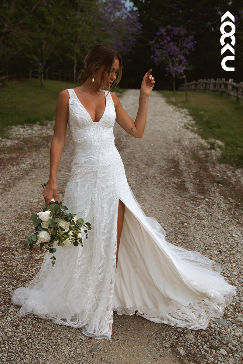 K982 - Sheath/Column V-Neck Tulle Appliques Sleeveless Bohmian Beach Wedding Dress