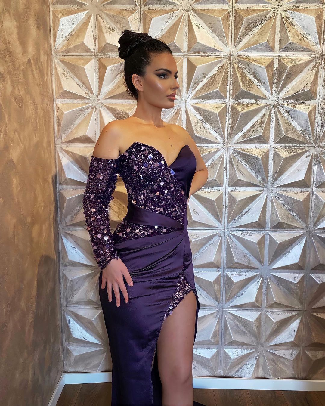 Sexy Long Mermaid Sequined Long Sleeve Dress with Slit for Prom