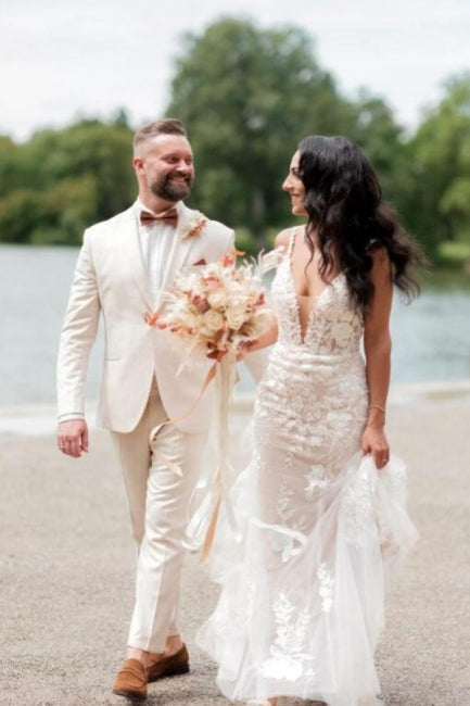 Sexy Long Mermaid V-neck Sleeveless Lacy Wedding Gown