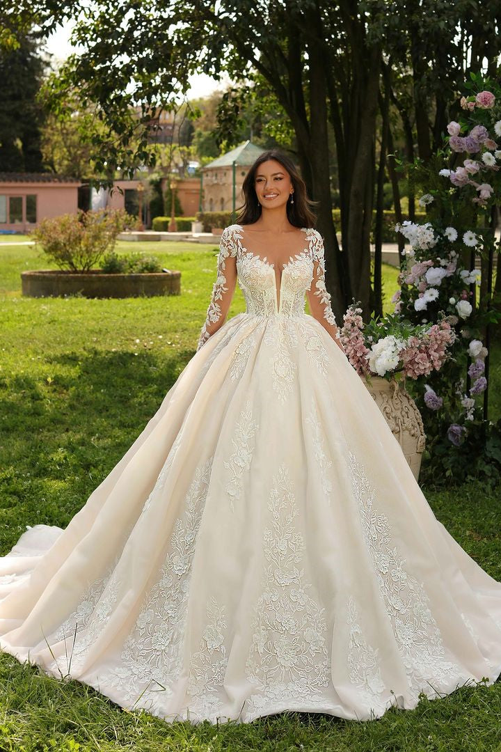 Sweetheart Long Ivory Princess Long Sleeve Appliqué Wedding Dress With Train