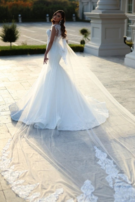 Charming Mermaid Sweetheart White Wedding Dress with Court Train