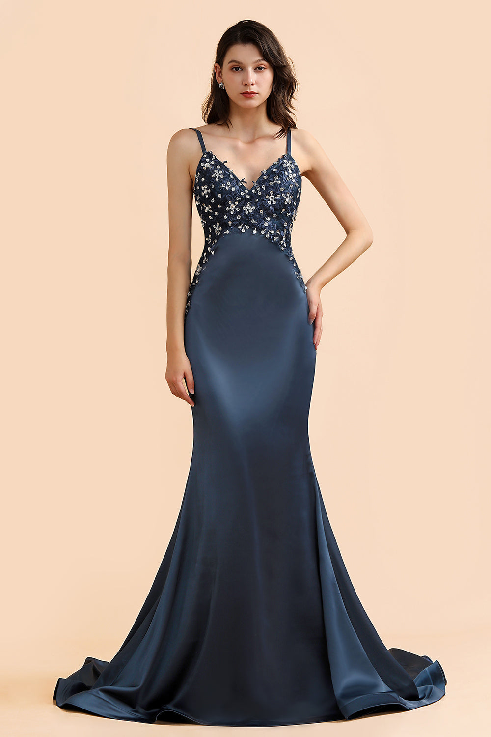 Affordable Spaghetti Straps V-Neck Prom Dresses Sleeveless Appliques Beadings Party Dresses