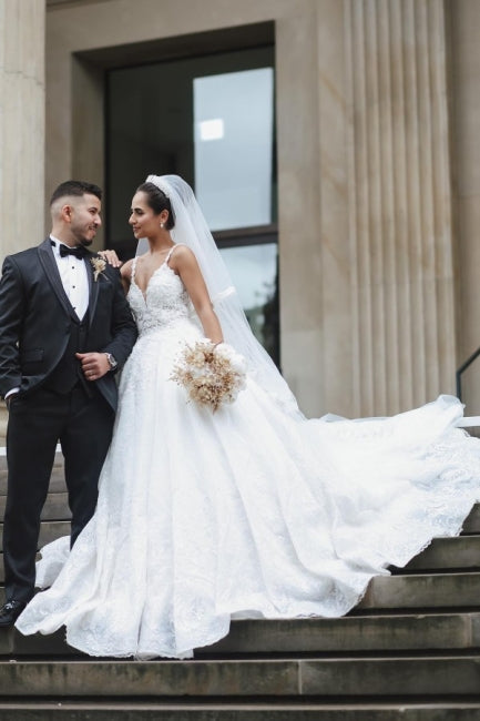 Ballbella Modern White Wedding Gowns With Lace V-neck Sleeveless