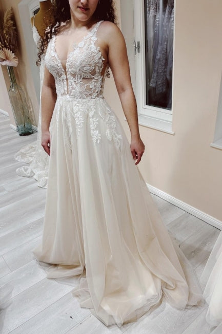 Ballbella Sparkly Chic Wedding Gowns With Lace V-neck