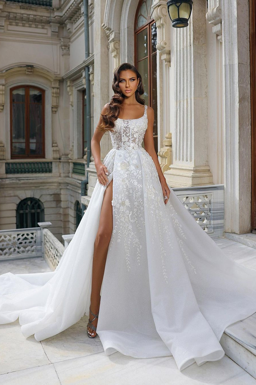 Exquisite White Strappy A-line Sleeveless Lace Wedding Gown Featuring a Slit