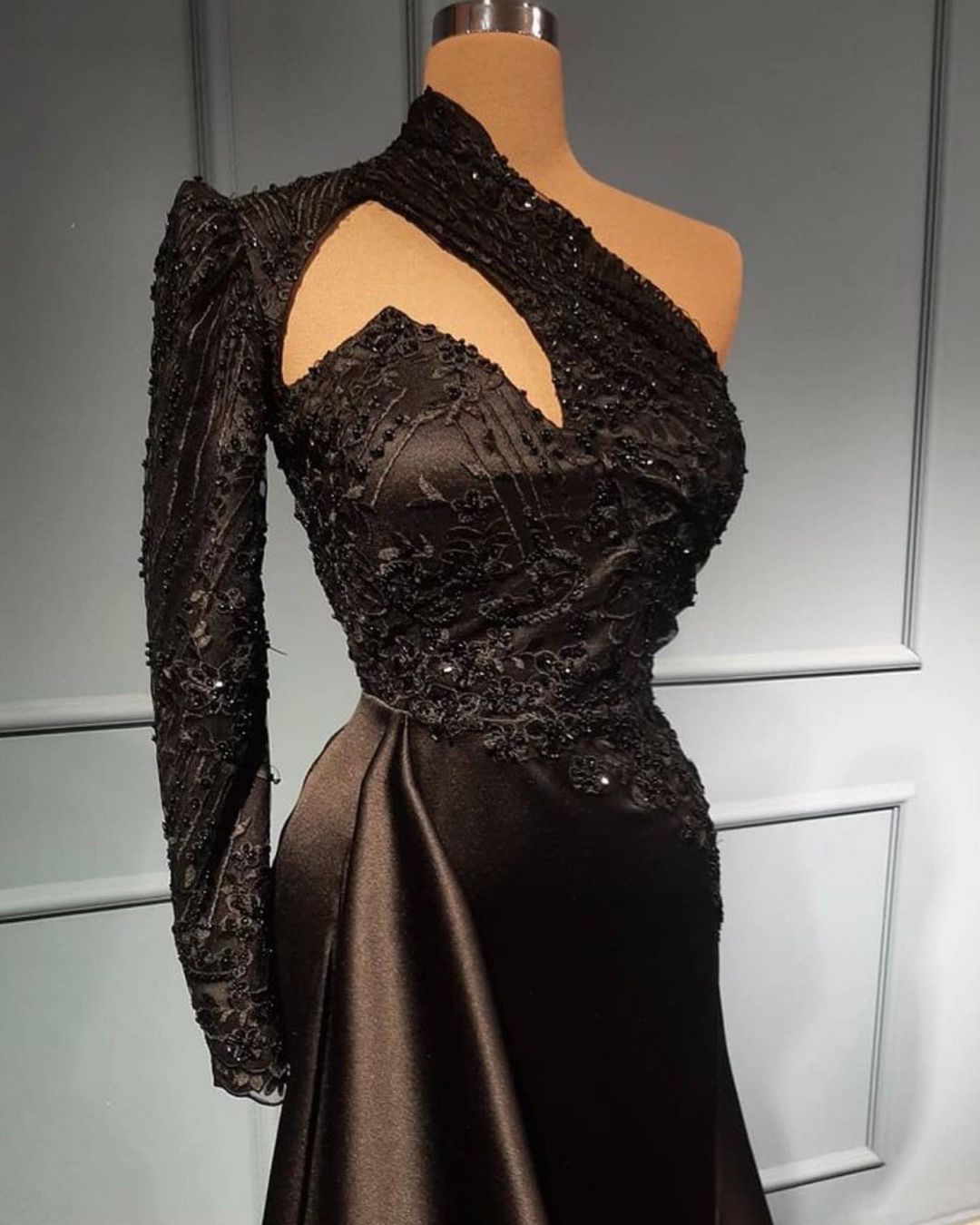 Black One Shoulder Lace Prom Dress Mermaid With Long Sleeves