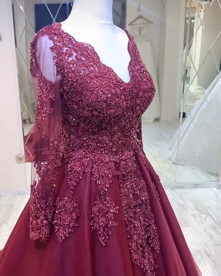 Burgundy Long Sleeves Lace Evening Dress With Appliques