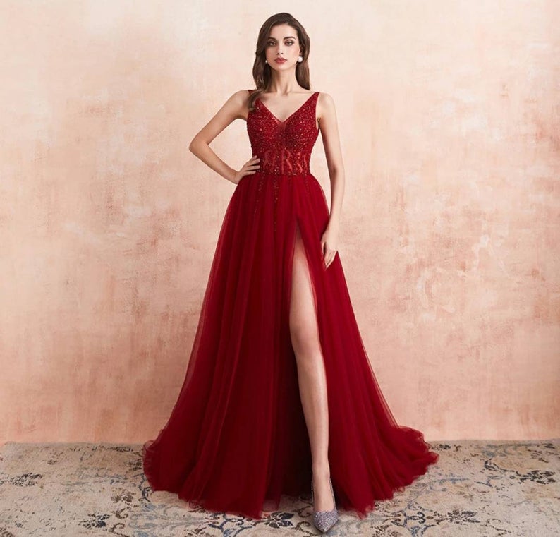 Burgundy V-Neck Sleeveless Long Evening Dress With Split Lace Appliques