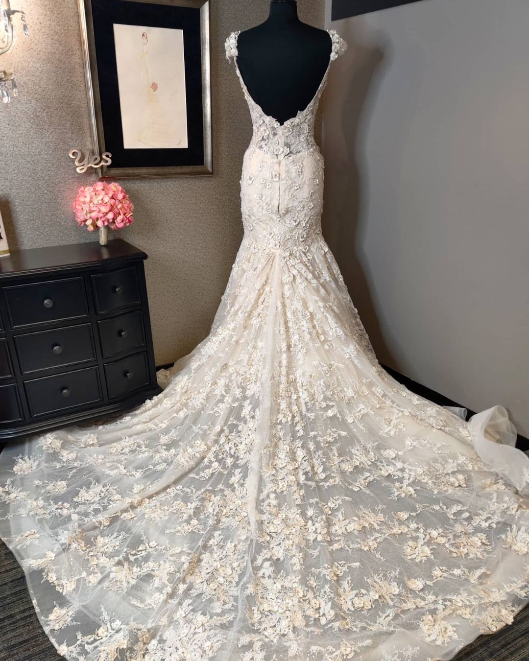 Cap Sleeves Mermaid Wedding Dress Lace Applqiues