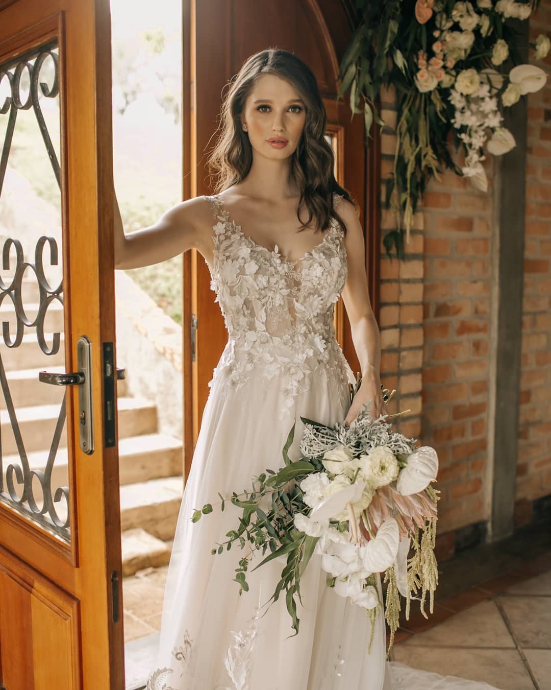 Chic A-Line Sleeveless Backless Wedding Dress with Floral Lace Accents