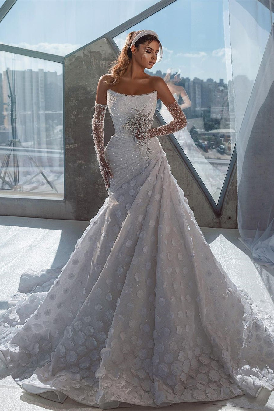 Chic Strapless Sleeveless Sequins Wedding Dress With Ruffles Long