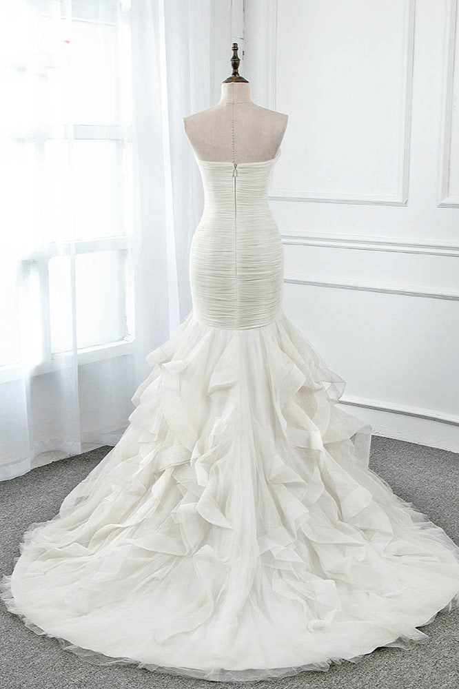 Chic Strapless Sweetheart Ivory Wedding Dresses Ruffles Tulle Sleeveless Bridal Gowns with Feather