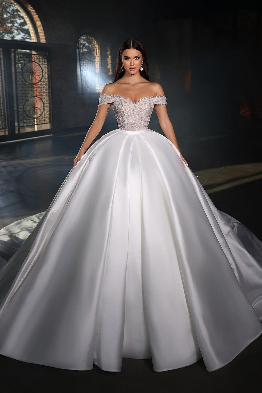 Chic Sweetheart Sleeveless Off-the-Shoulder Wedding Dress With Ruffles Long