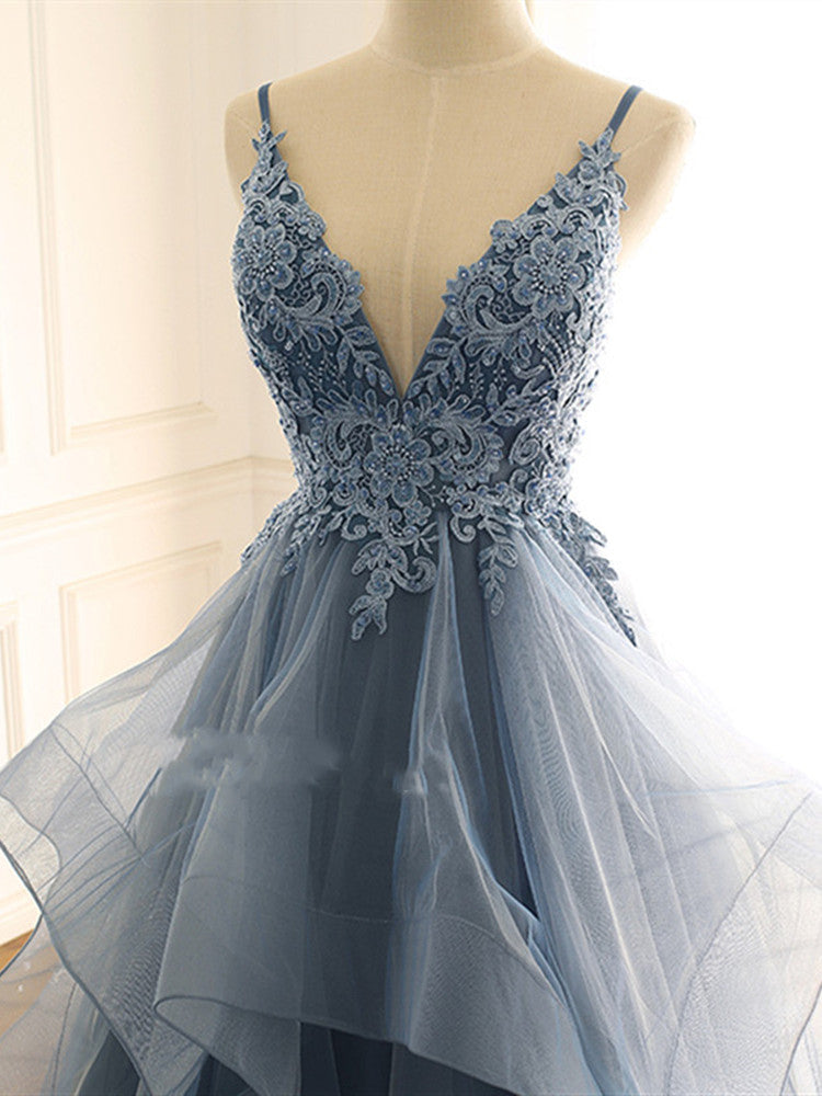 Chic Tulle Spaghetti Straps V-Neck Prom Dresses with Appliques