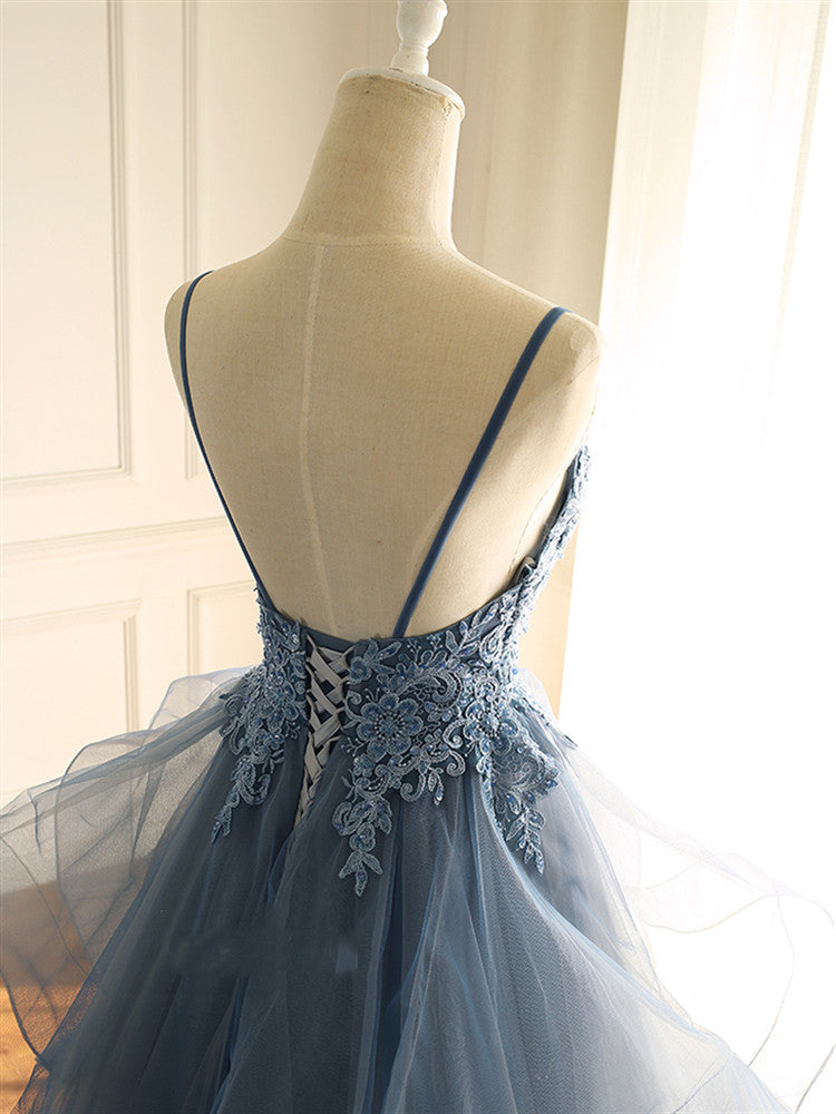 Chic Tulle Spaghetti Straps V-Neck Prom Dresses with Appliques